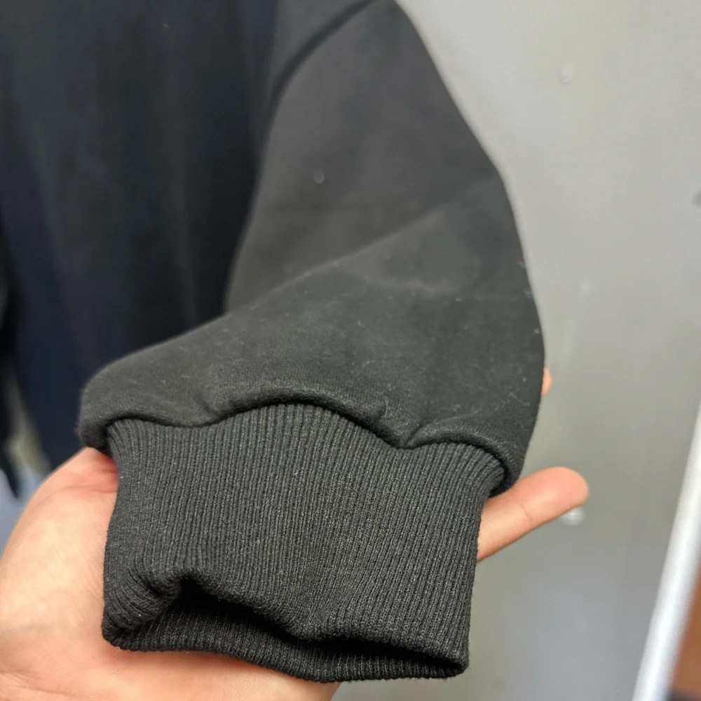 Men's Black Half-Zip Sweater <<15>>